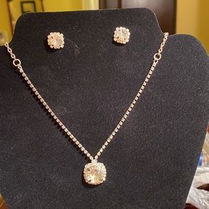 NEW!! Silver crystals necklace & earrings with small crystals on chain.
